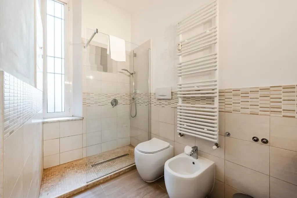 Centrale'S Nest - Elegant Apt Close To Central Station 밀라노 0*,  이탈리아